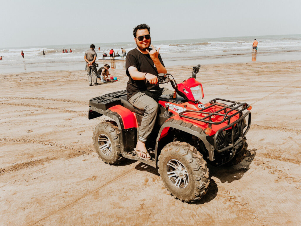 Adventurous activities on Diveagar beach