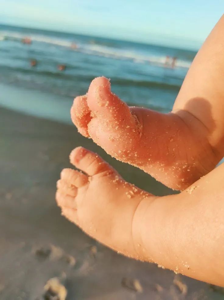 The Ultimate Checklist for Baby's first Beach Trip