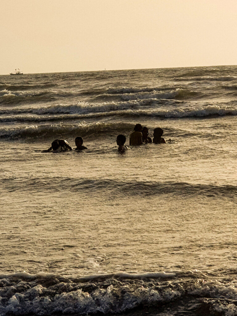 Kids enjoying Beachtime!!